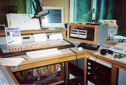 WPLR-center.jpg (49943 bytes)